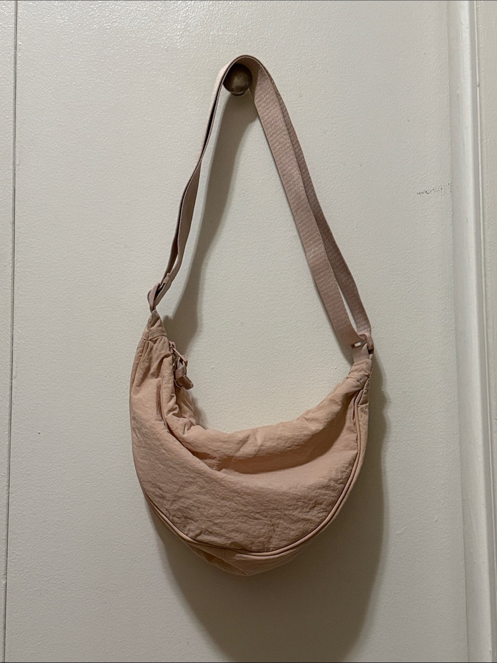 UNIQLO Crescent Shoulder Bag in Blush Pink
